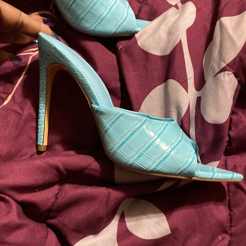 Liliana sky blue Mules